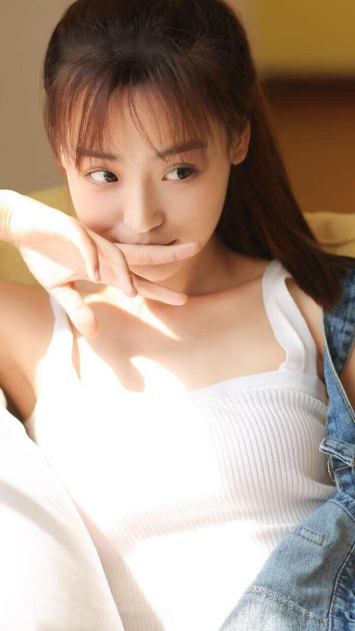 开云官方网站-_极地冰原大冒险：挑战极端气候中的极限运动_，极地冰原视频