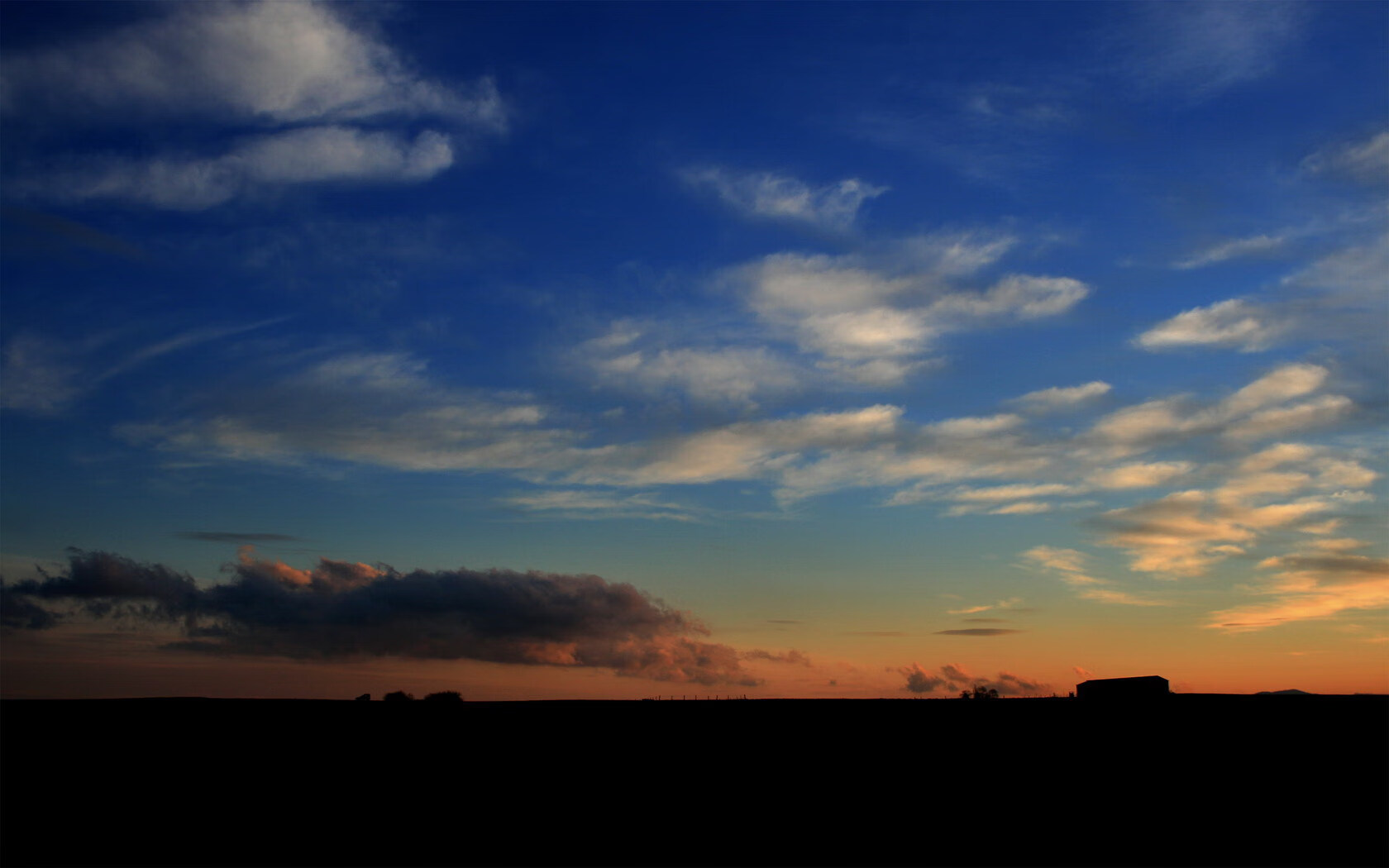 _极地冰川雪地摩托:冰原上的速度狂飙_,极地冰川融化图片