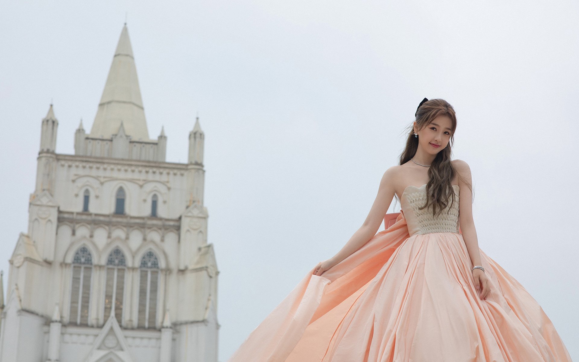 “雪地争锋:北极极寒赛段的速度传奇”,北极雪地飙车电影