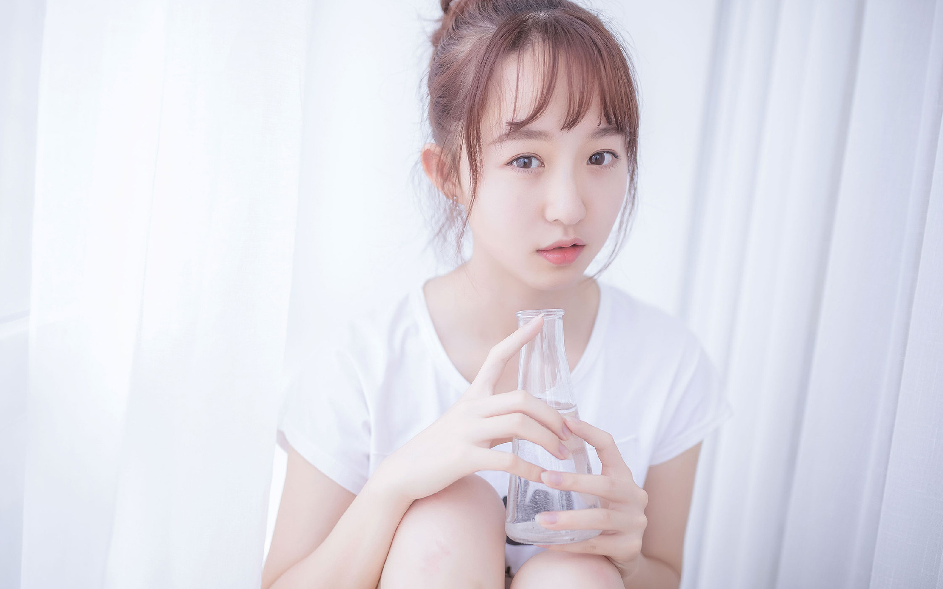 越来越多的校园足球比赛进入高校校园生活,校园足球现状