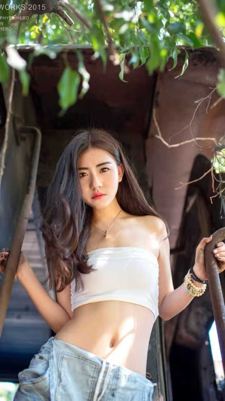 开云官方-梅西率队轻松取胜，巴萨升至积分榜第三，梅西效力巴萨21年