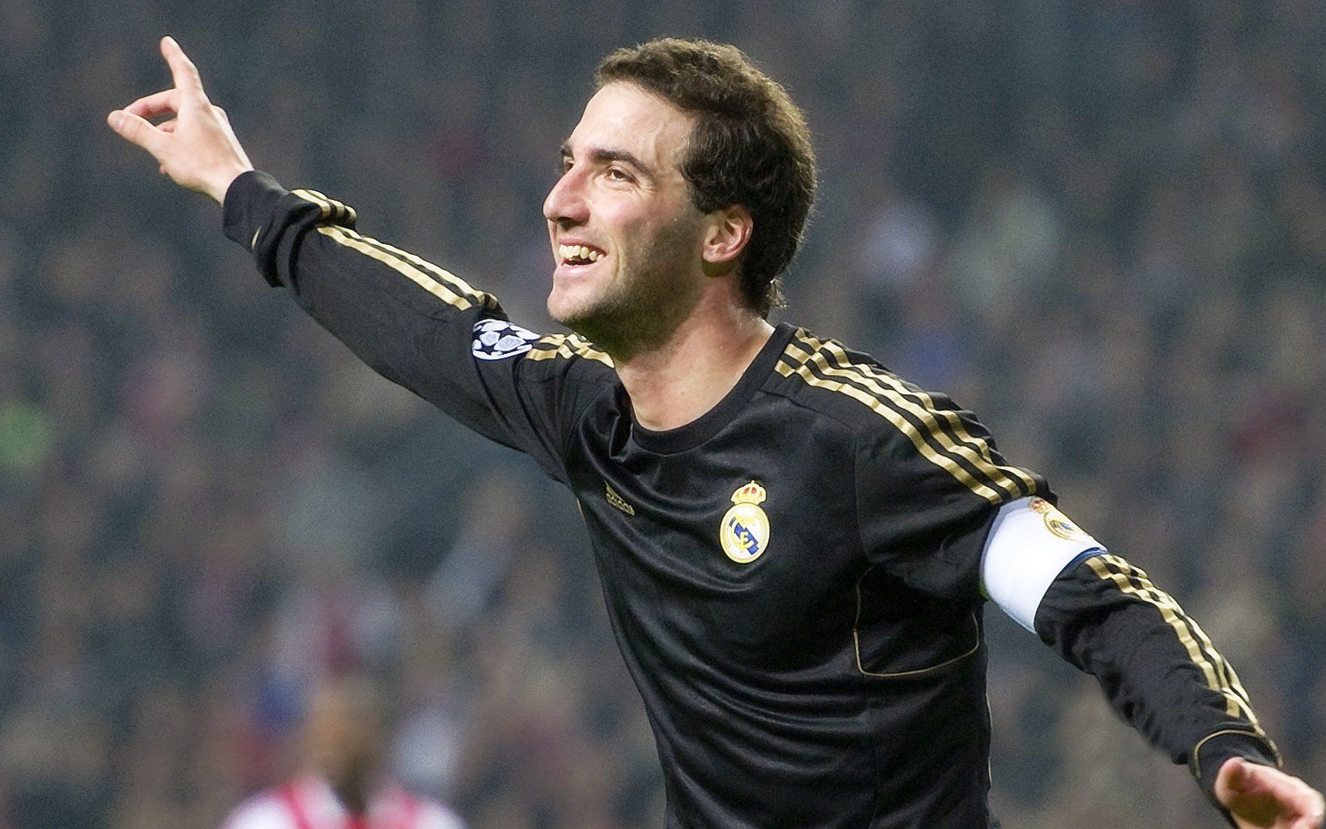 开云网页版-德甲高速反击：瞬间突破，攻势如潮！，德甲德甲